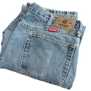 Wrangler Mens Light Wash Authentic Jeans 38x29 Relaxed Fit Denim
